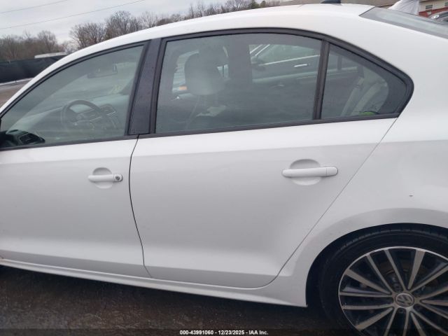 Volkswagen Jetta 1.8t Sport Image 9