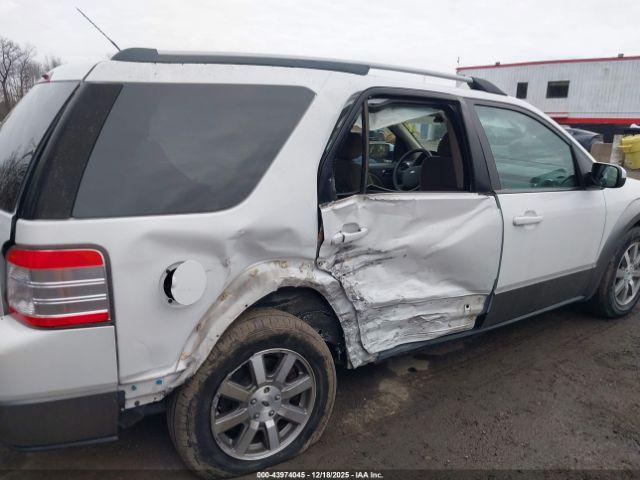 Ford Taurus X Sel Image 4