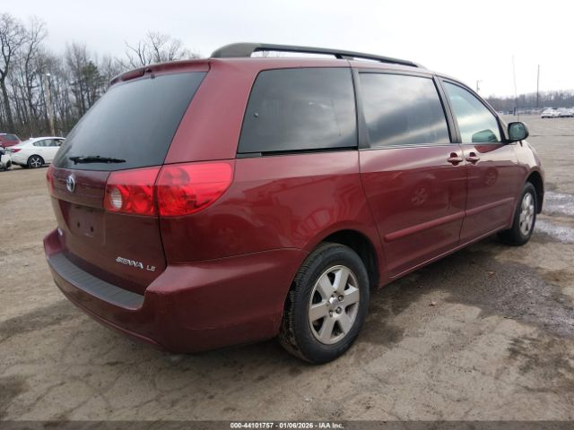 Toyota Sienna Le Image 6