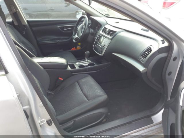 Nissan Altima Image 5