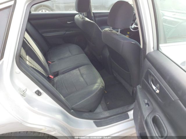 Nissan Altima Image 8