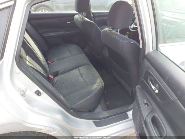 Nissan Altima Image 8