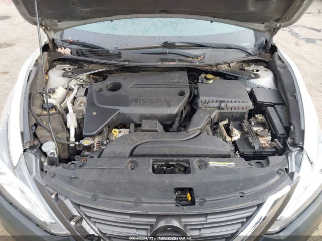Nissan Altima Image 11