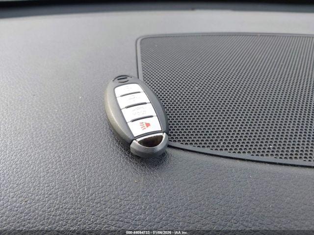 Nissan Altima Image 9