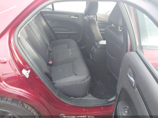 Chrysler 300 Touring Image 17