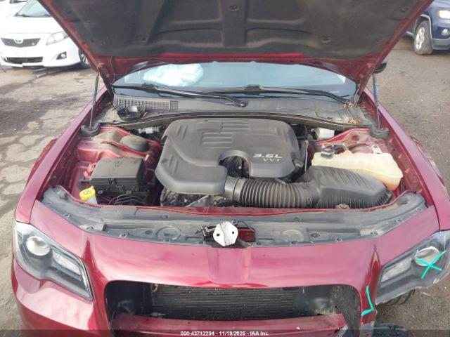 Chrysler 300 Touring Image 2