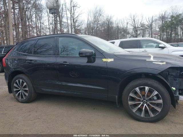 Volvo XC60 B5 Plus Dark Theme Image 13