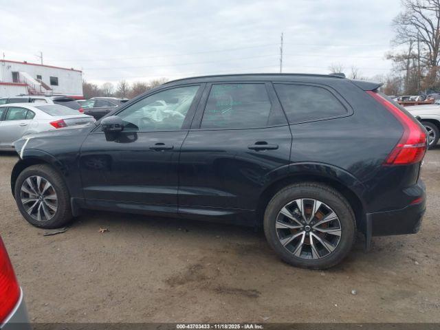 Volvo XC60 B5 Plus Dark Theme Image 11
