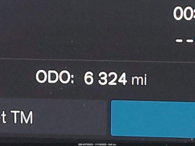 Volvo XC60 B5 Plus Dark Theme Image 16