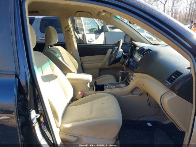 Toyota Highlander Base V6 Image 7