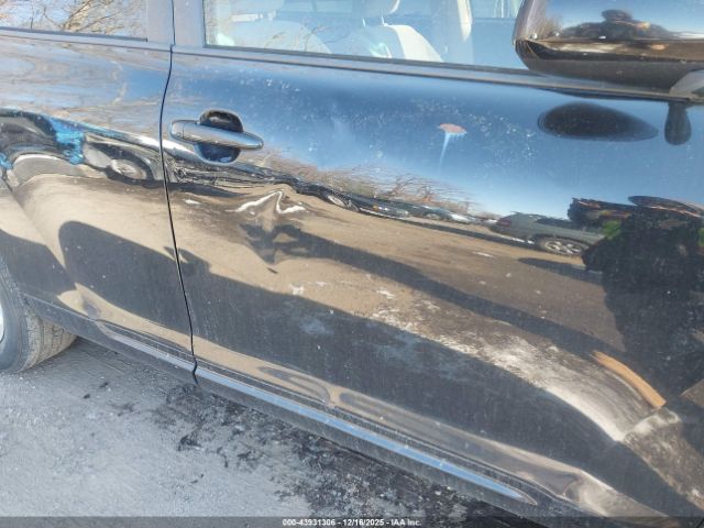 Toyota Highlander Base V6 Image 17