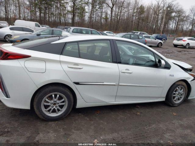 Toyota Prius Prime Premium Image 12