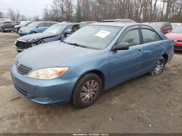 Toyota Camry Le Image 2