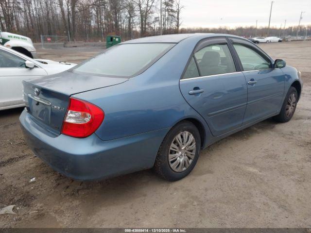 Toyota Camry Le Image 10