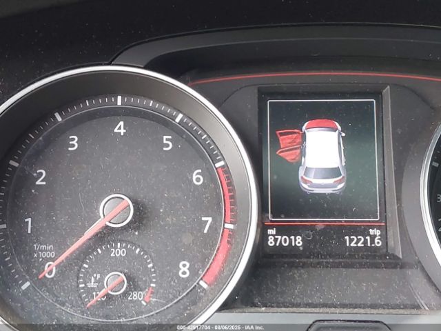 Volkswagen Golf Image 9