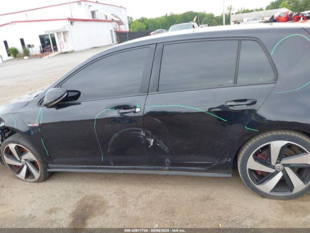 Volkswagen Golf Image 16