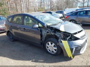  Salvage Toyota Prius v
