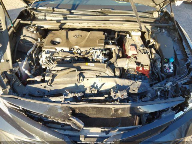 Toyota Camry Le Image 14