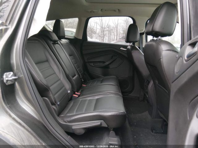 Ford Escape Titanium Image 2