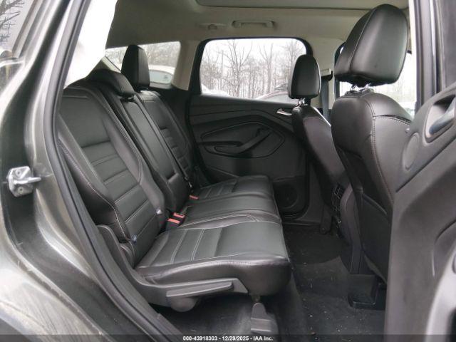 Ford Escape Titanium Image 2