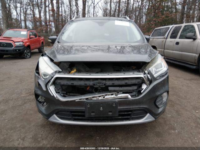 Ford Escape Titanium Image 7