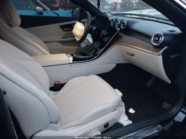 Mercedes-Benz C-Class 4matic Image 13