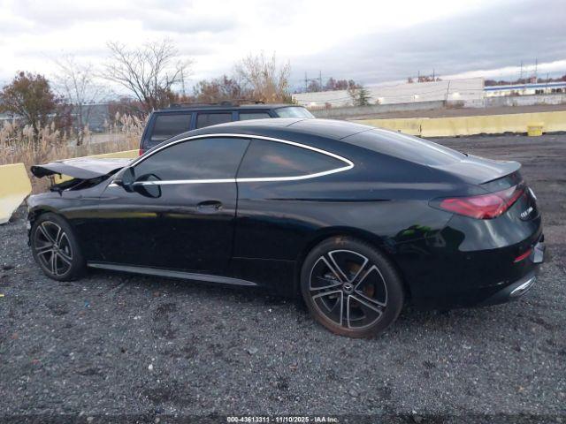 Mercedes-Benz C-Class 4matic Image 6