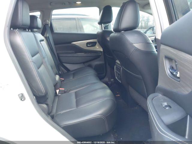 Nissan Murano Platinum Image 3