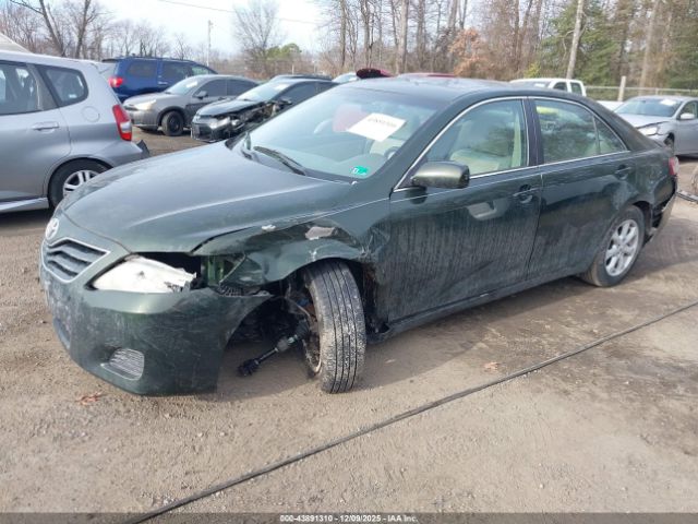 Toyota Camry Le Image 7