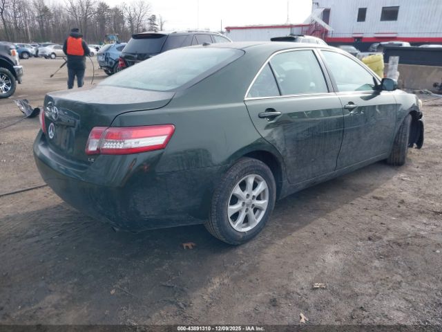 Toyota Camry Le Image 3