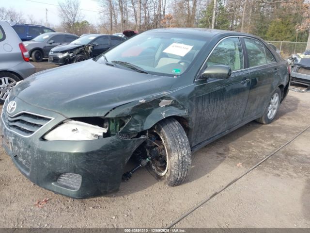 Toyota Camry Le Image 2