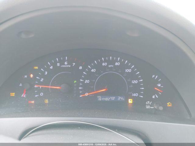 Toyota Camry Le Image 4