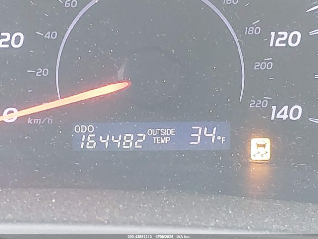 Toyota Camry Le Image 13