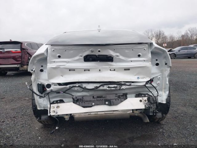 Toyota Prius Xle Image 3