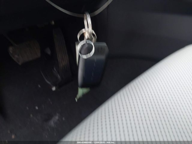 Toyota Prius Xle Image 9