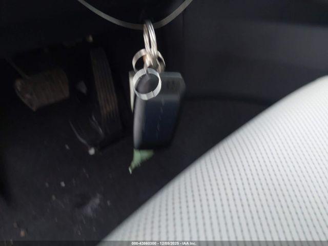 Toyota Prius Xle Image 9