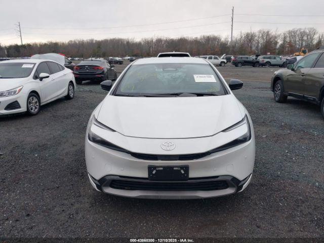 Toyota Prius Xle Image 11