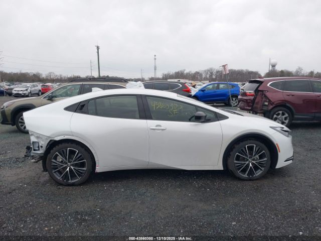 Toyota Prius Xle Image 12