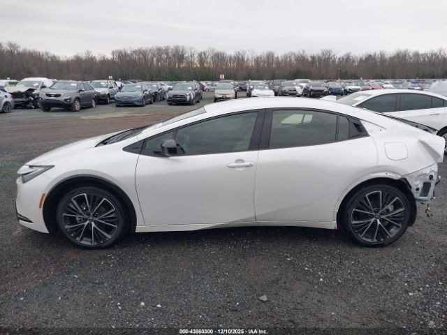 Toyota Prius Xle Image 13