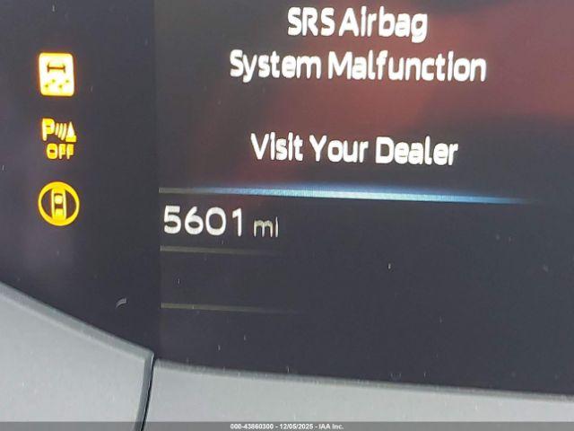 Toyota Prius Xle Image 14