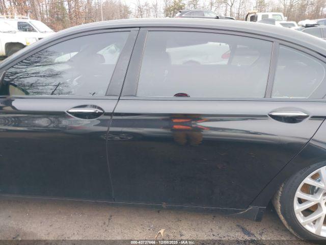 BMW 7 Series Xdrive Image 16