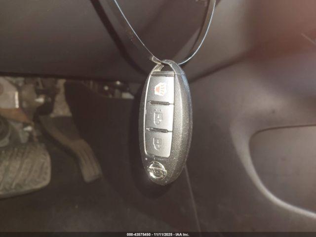 Nissan Pathfinder S Image 8