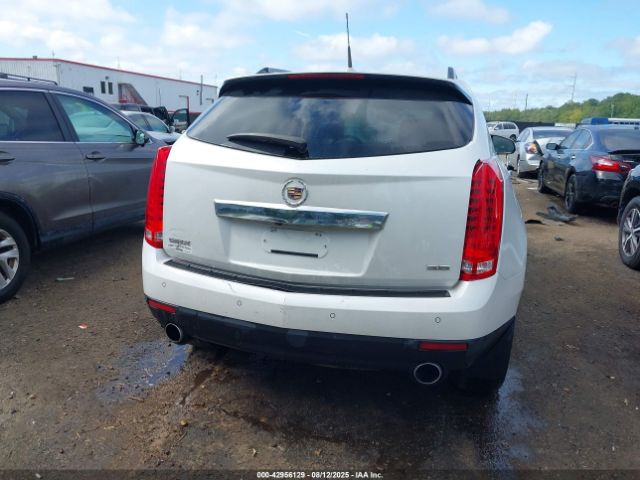 Cadillac SRX Luxury Collection Image 16