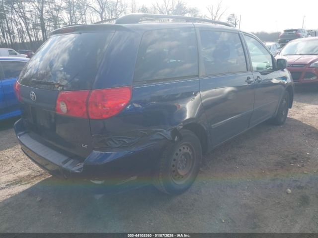 Toyota Sienna Le Image 2