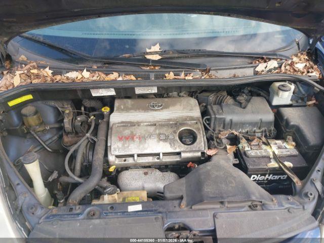 Toyota Sienna Le Image 4