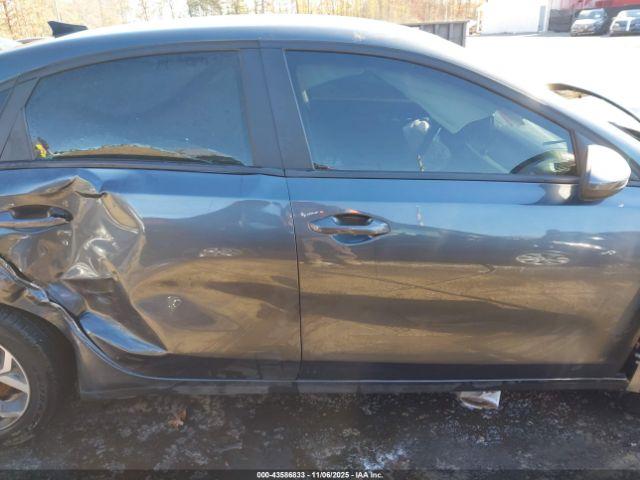 Kia Forte Lxs Image 5