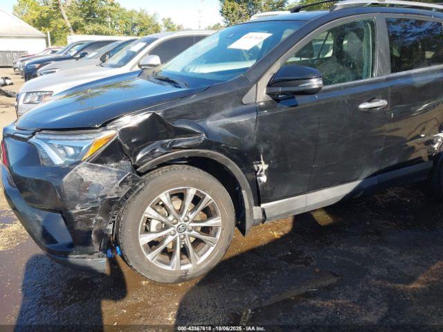 Toyota RAV4 Limited Image 4