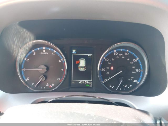 Toyota RAV4 Limited Image 8