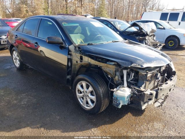 Toyota Camry Le Image 1