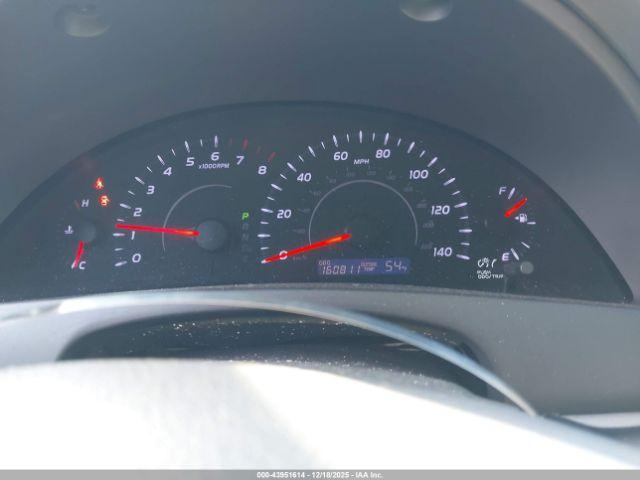 Toyota Camry Le Image 11